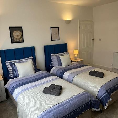 Smart Guest Rooms Fast Access To Central London Via Piccadilly Line New Southgate Buitenkant foto