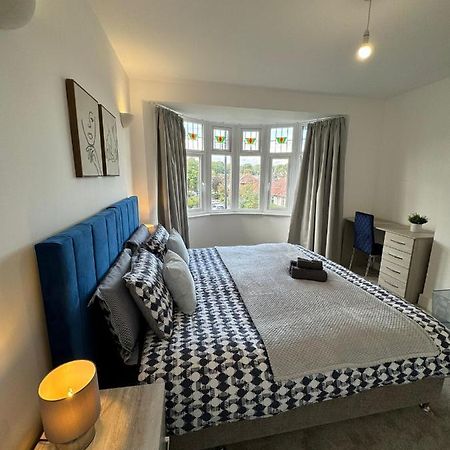 Smart Guest Rooms Fast Access To Central London Via Piccadilly Line New Southgate Buitenkant foto