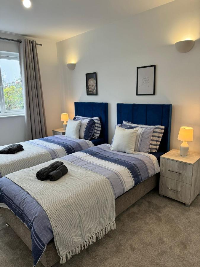 Smart Guest Rooms Fast Access To Central London Via Piccadilly Line New Southgate Buitenkant foto
