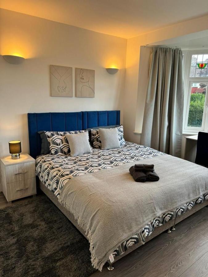 Smart Guest Rooms Fast Access To Central London Via Piccadilly Line New Southgate Buitenkant foto