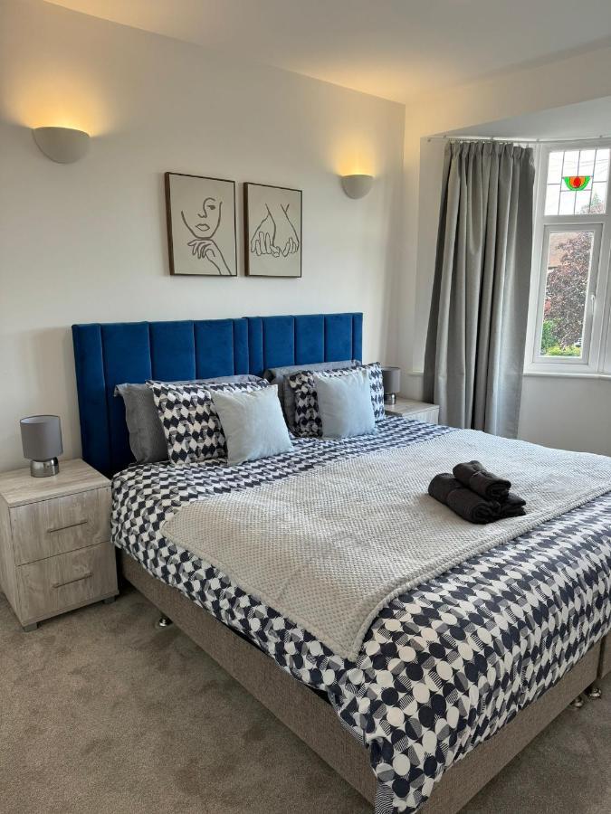 Smart Guest Rooms Fast Access To Central London Via Piccadilly Line New Southgate Buitenkant foto