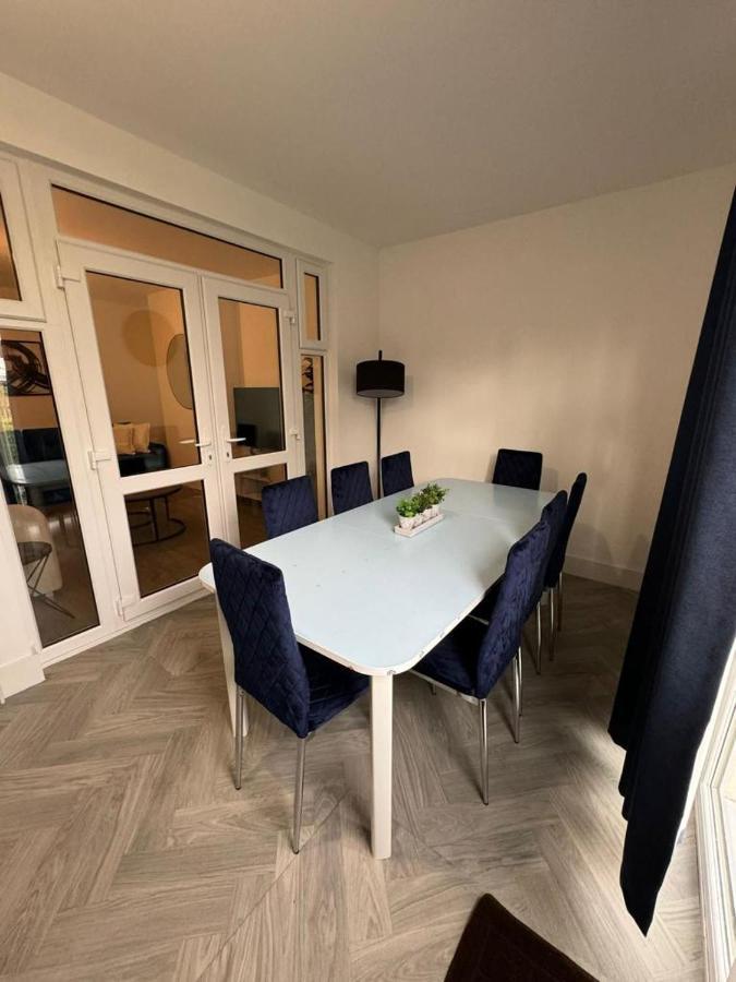 Smart Guest Rooms Fast Access To Central London Via Piccadilly Line New Southgate Buitenkant foto
