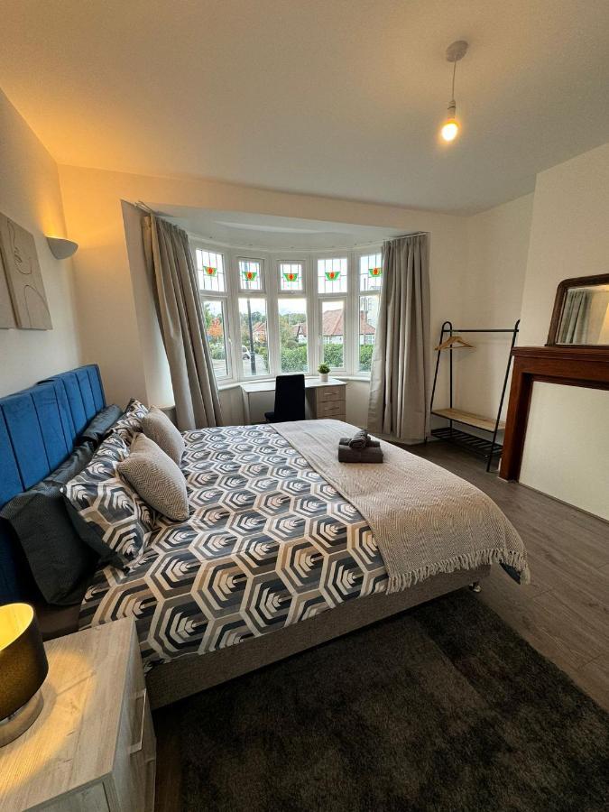 Smart Guest Rooms Fast Access To Central London Via Piccadilly Line New Southgate Buitenkant foto