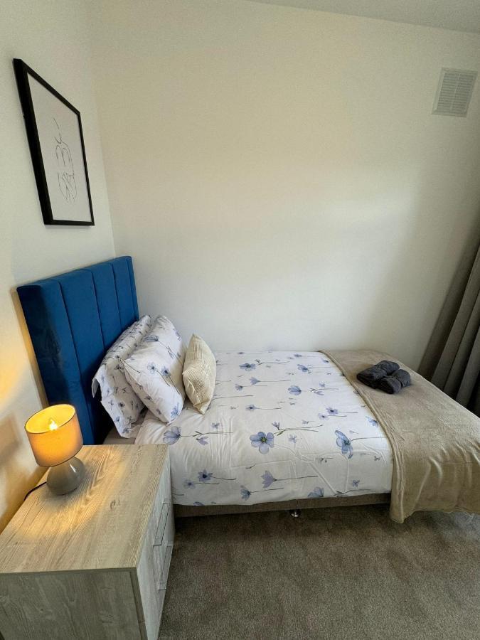 Smart Guest Rooms Fast Access To Central London Via Piccadilly Line New Southgate Buitenkant foto