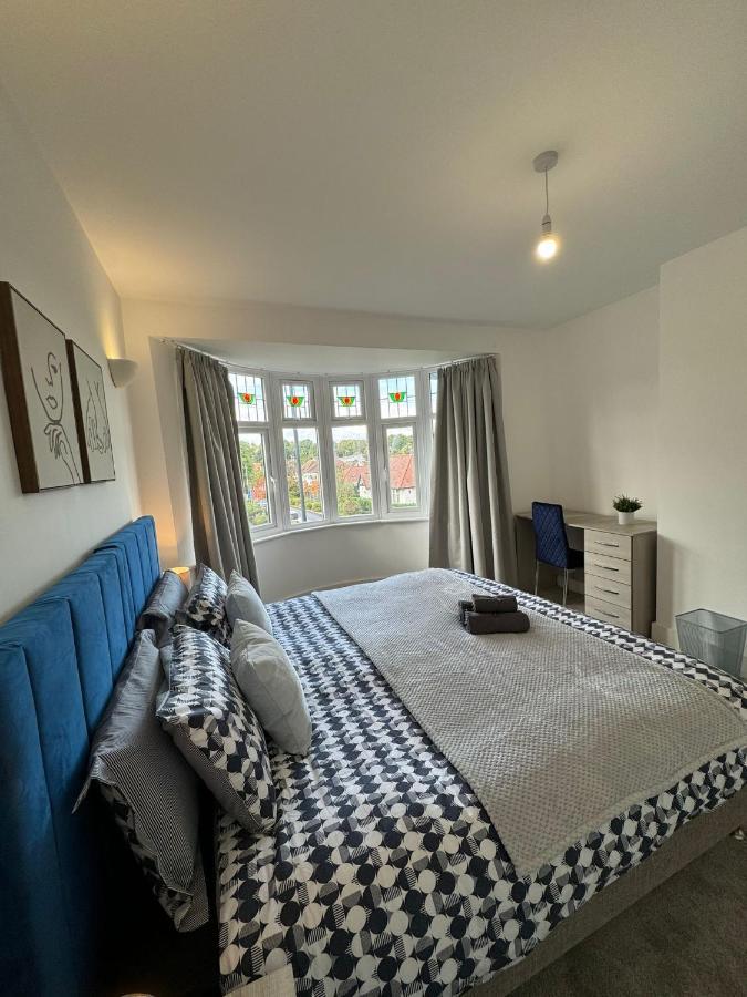 Smart Guest Rooms Fast Access To Central London Via Piccadilly Line New Southgate Buitenkant foto